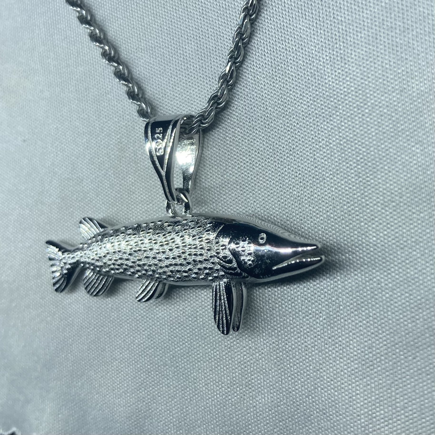 Angler Geschenk Halskette von Urban Fisher
